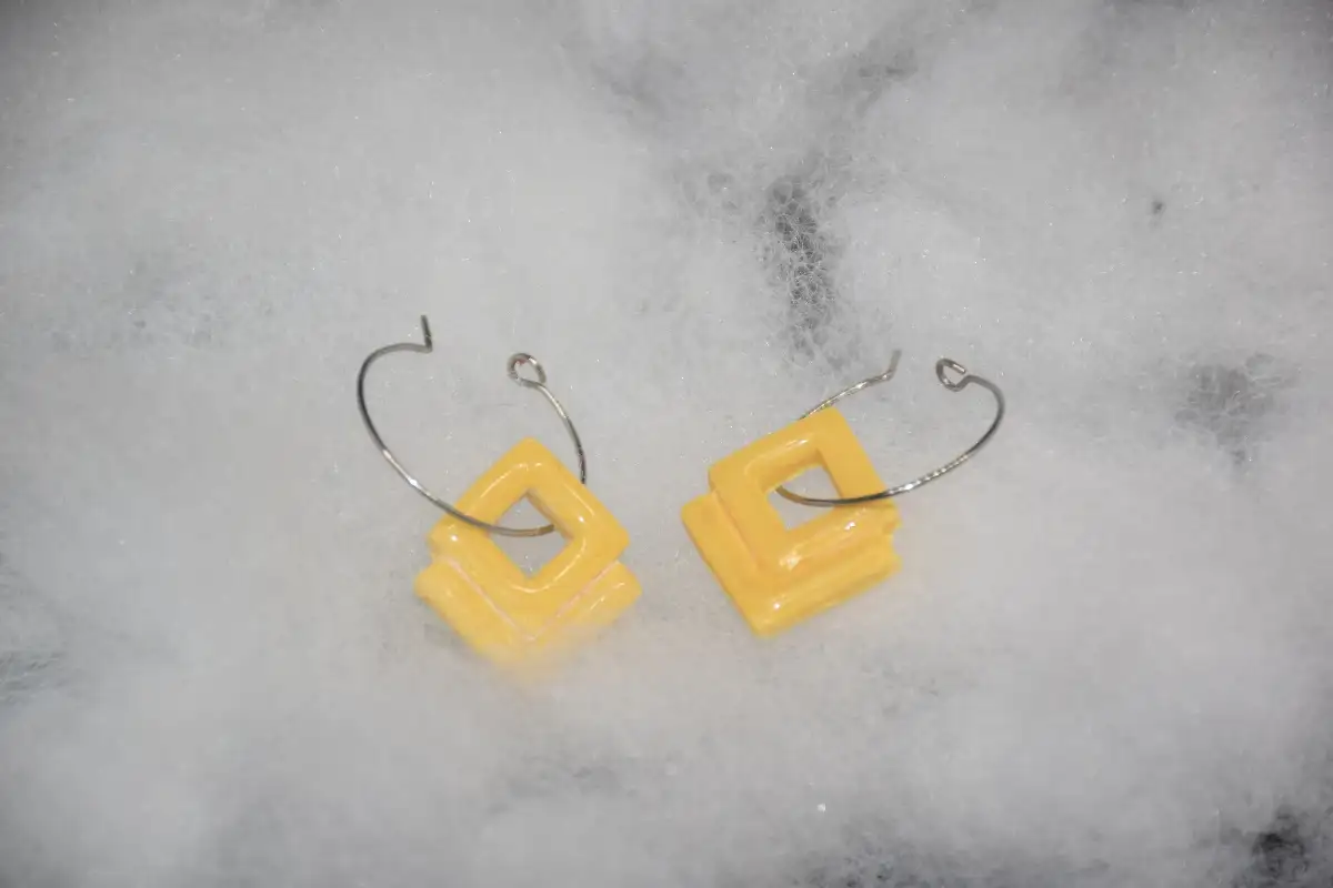 CHARMS JAUNE LOSANGE
